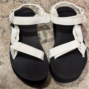 Teva’s Flatform Universal Platform Sandal - Size 8